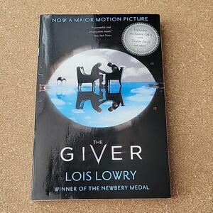 THE GIVER BOOK TAYLOR SWIFT Q & A LOIS LOWRY